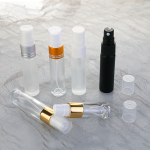 玻璃喷雾香水瓶供应商 - 可定制5ml-10ml车载香薰瓶