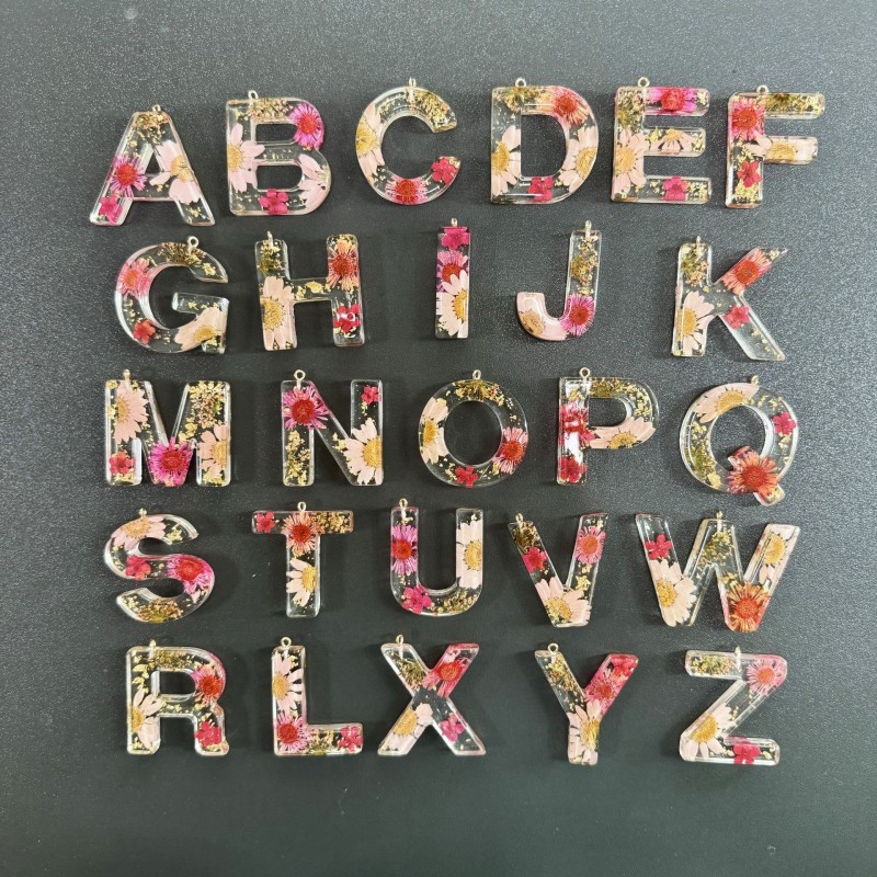 Dried Flower Pendant Supplier - Resin Daisy Flower Initial Pendant