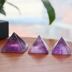 宝石金字塔供应商-天然拉长石紫水晶宝石雕刻金字塔