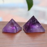 宝石金字塔供应商-天然拉长石紫水晶宝石雕刻金字塔