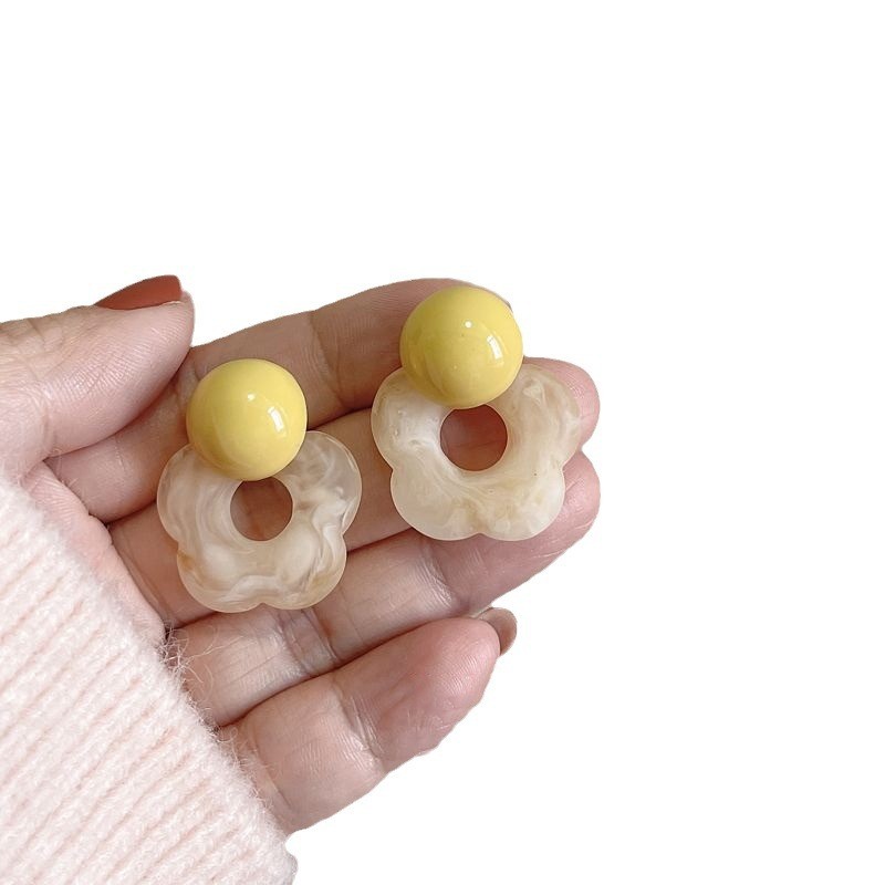 Love Earrings Factory - Little Fresh Acrylic Love Earrings Flower Pearl Studs S925 Silver Needle