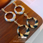 Silver Earrings Manufacturer - Hypoallergenic Silver Needle Retro Geometric Twist Drop Oil Earrings