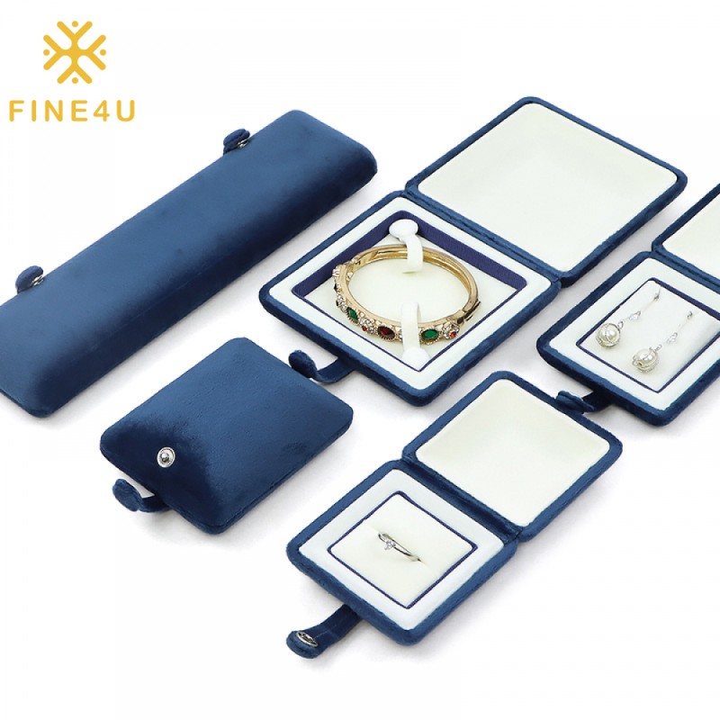 Velvet Jewelry Set Manufacturer - Hidden Button Open Square Pattern Earrings Pendant