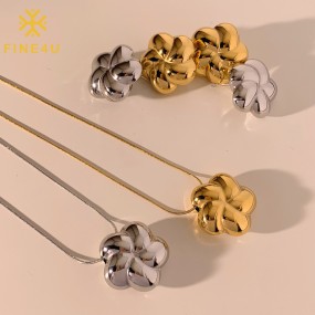 Stainless Steel Jewelry Sets Manufacturer - Hypoallergenic Flower Pendant Necklace Earrings