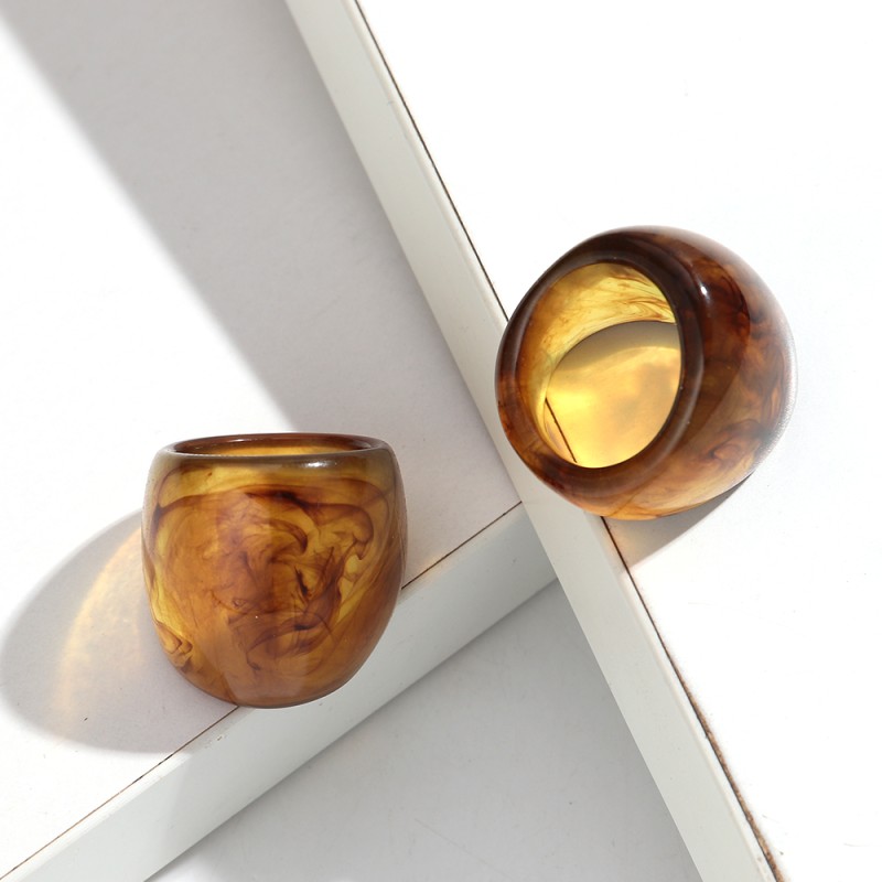 Amber Ring Manufacturer - Simple Retro Amber Color Gradient Effect Ring Classic Geometric Shape Resin Ring