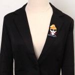 复古胸针生产厂家-复古秋冬季外套配饰别针带太阳镜金发女士徽章