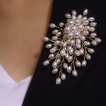 珍珠胸针厂家-可定制手工镀银服饰配件