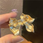 西装胸针厂家-可定制可爱扣饰奢华别针气质饰品