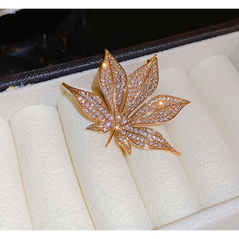 Leaf Brooch Manufacturer - OEM Diamond Plant Maple Fashion Accessories
