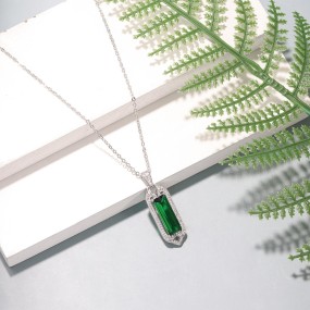 Green Zircon Necklace Factory - OEM Stylish Rectangular Pendant Valentine Gift