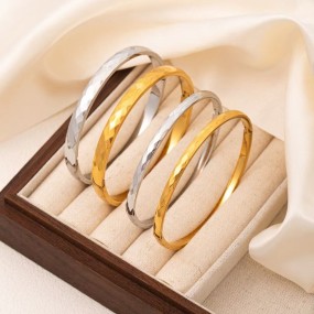 Titanium Steel Bracelet Supplier - 18K Gold Plated Rhomboid Design