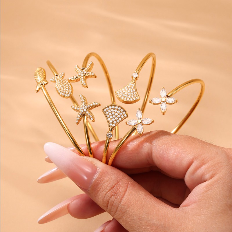 Minimalist Manufacturer - V Shaped Hollow Cuff Bracelet