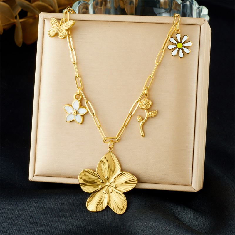 Flower Necklace Factory - Exaggerated Butterfly Charm Design