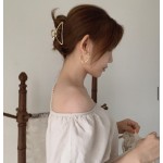 Shark Clip Manufacturer - Retro Metal Geometric Hollow Flowers Catch Clip Large Bath