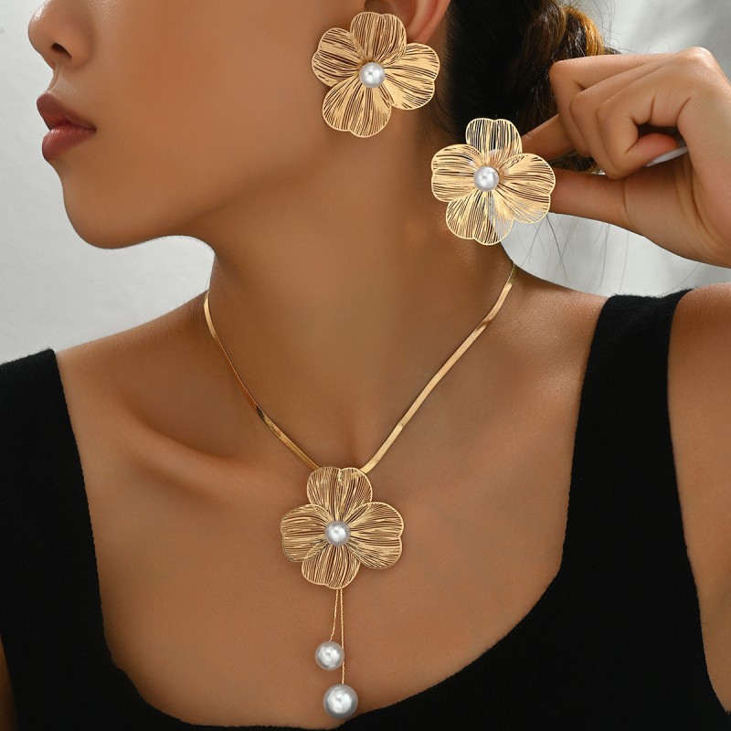 Jewelry Set Supplier - Exaggerated Flower Pearl Tassel Choker Vintage Gold Color