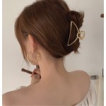 Shark Clip Manufacturer - Retro Metal Geometric Hollow Flowers Catch Clip Large Bath