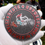 水钻吊坠供应商-定制LOGO金属嘻哈风