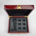 木盒厂家-环保实木展示礼物
