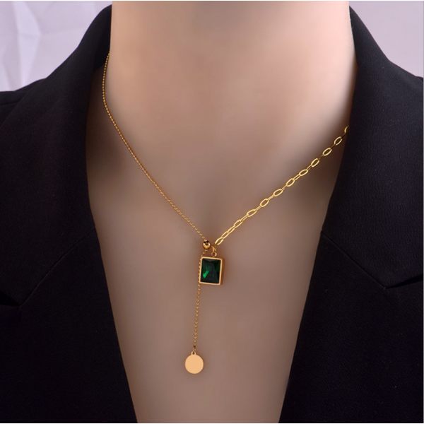 Crystal Necklace Factory - Gold-plated Green Square Emerald Stainless Steel Tassel