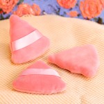 Powder Puff Manufacturer - Ultra Soft Triangle Velvet Loose