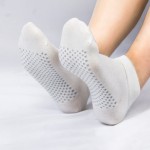 Yoga Socks Supplier - Graphene Conductive Sweat Absorbent Medium Short Tube Boat Cotton Socks