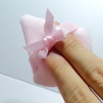 三角粉扑供应商-粉色提示三角超软可洗黑色绒面面部扑
