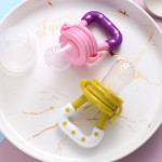 婴儿喂食器厂家-奶嘴水果咬咬乐