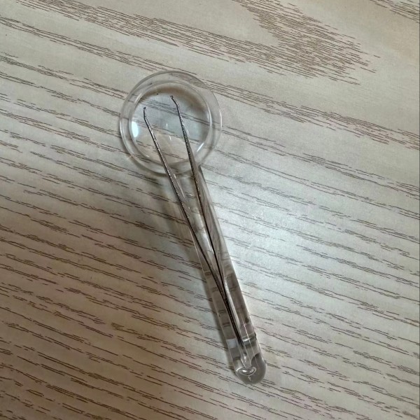 Pet Tick Remover Factory - Plastic Magnifier Tweezers Enlarged View