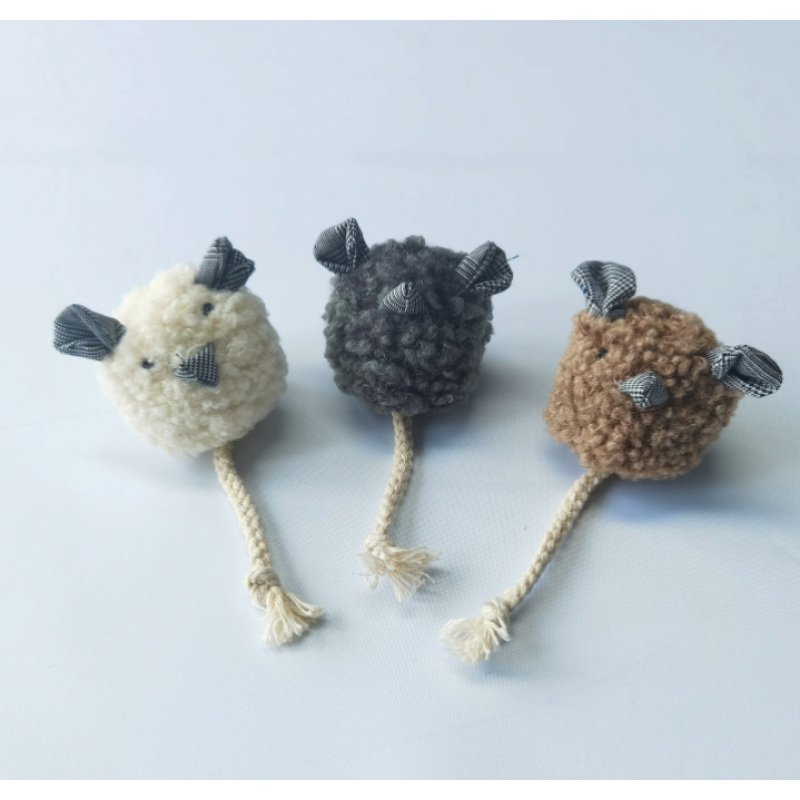 Pet Toy Factory - Short Plush Squeaky Mouse Shape Chewing