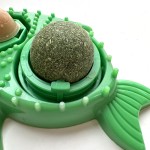 Cat Toy Manufacturer - Fish Shape Wall Mounted Rotatable