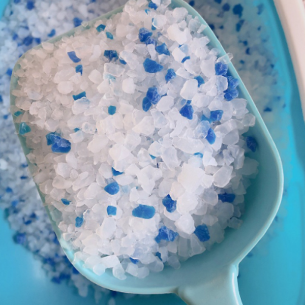 硅胶砂供应商-批发优质清洁蓝水晶猫砂