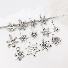 Christmas Charms Supplier - 14-Piece Mixed Antique Silver Snowflake Metal Pendants
