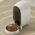 Pet Feeder Factory - 2023 Penguin Style Smart Pet Feeder WiFi Automatic Cat Dog Feeder Remote Control