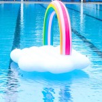泳池浮具玩具厂家-充气游泳圈彩色