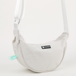 腰包生产商-拉链闭合半月形轻量设计