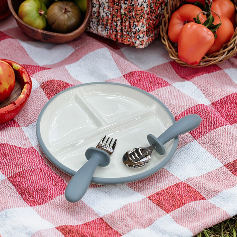 陶瓷儿童盘生产商-瓷质吸盘硅胶套