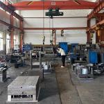 宠物食品容器模具供应商-可定制喂食玩具注塑