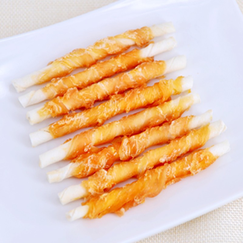 狗零食厂家-热销OEM干鸡肉包裹生皮棒批发狗粮