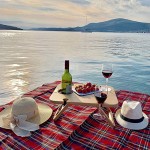 便携野餐桌厂家-JUNJI天然松木户外折叠酒奶酪托盘