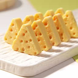 训练零食厂家-高蛋白互动训练零食牛肉奶酪牛奶零食鸡