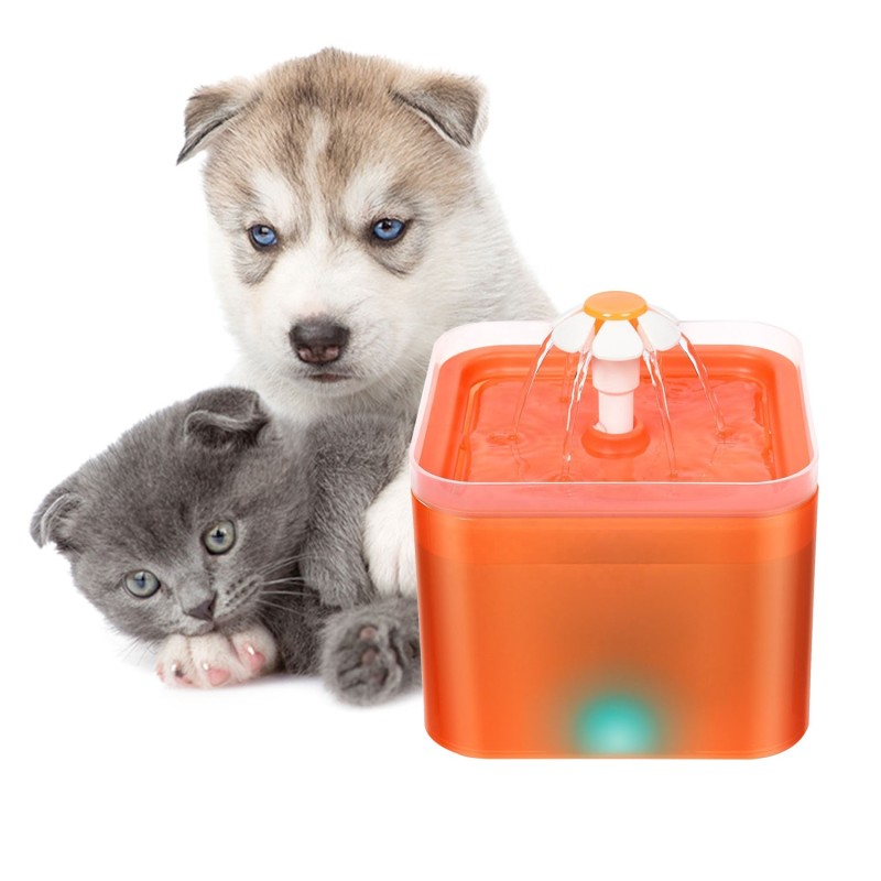 宠物饮水机厂家-2.0升LED三流设计