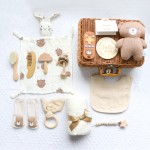 新生儿礼盒工厂-可定制手工榉木牙胶棉毯配藤编礼盒