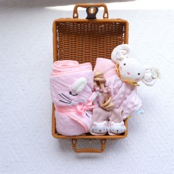 婴儿礼盒供应商-厂家批发动物柔软毯子沐浴礼品套装