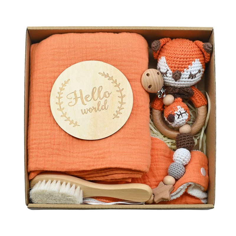 婴儿摄影道具工厂-可定制棉纱毯和钩编动物摇铃套装