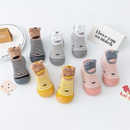 婴儿袜鞋工厂-防滑软橡胶底袜子靴