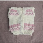 婴儿毛衣套装工厂-针织开衫无檐帽礼品钩针套装冬季服装套装