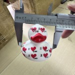 橡皮鸭生产厂家-可定制浴盆玩具挤压吱吱叫泳池