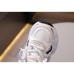 儿童跑鞋工厂-休闲厚底男孩女孩时尚多功能运动