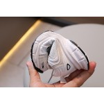 儿童跑鞋工厂-休闲厚底男孩女孩时尚多功能运动