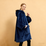 女士睡眠服供应商-定制冬季保暖针织柔软配口袋带帽睡衣